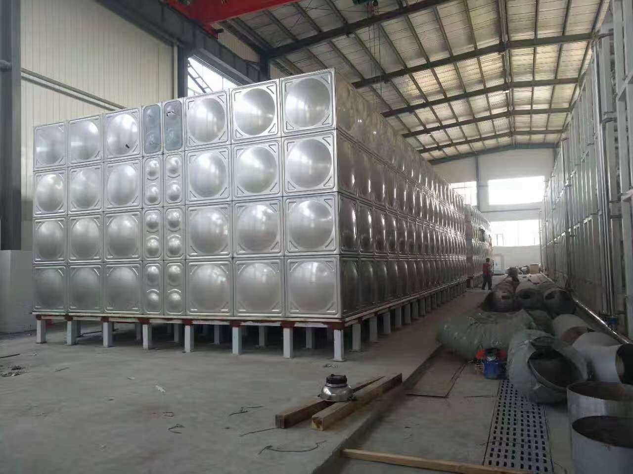 不锈钢水箱.jpg 不锈钢水箱.jpg