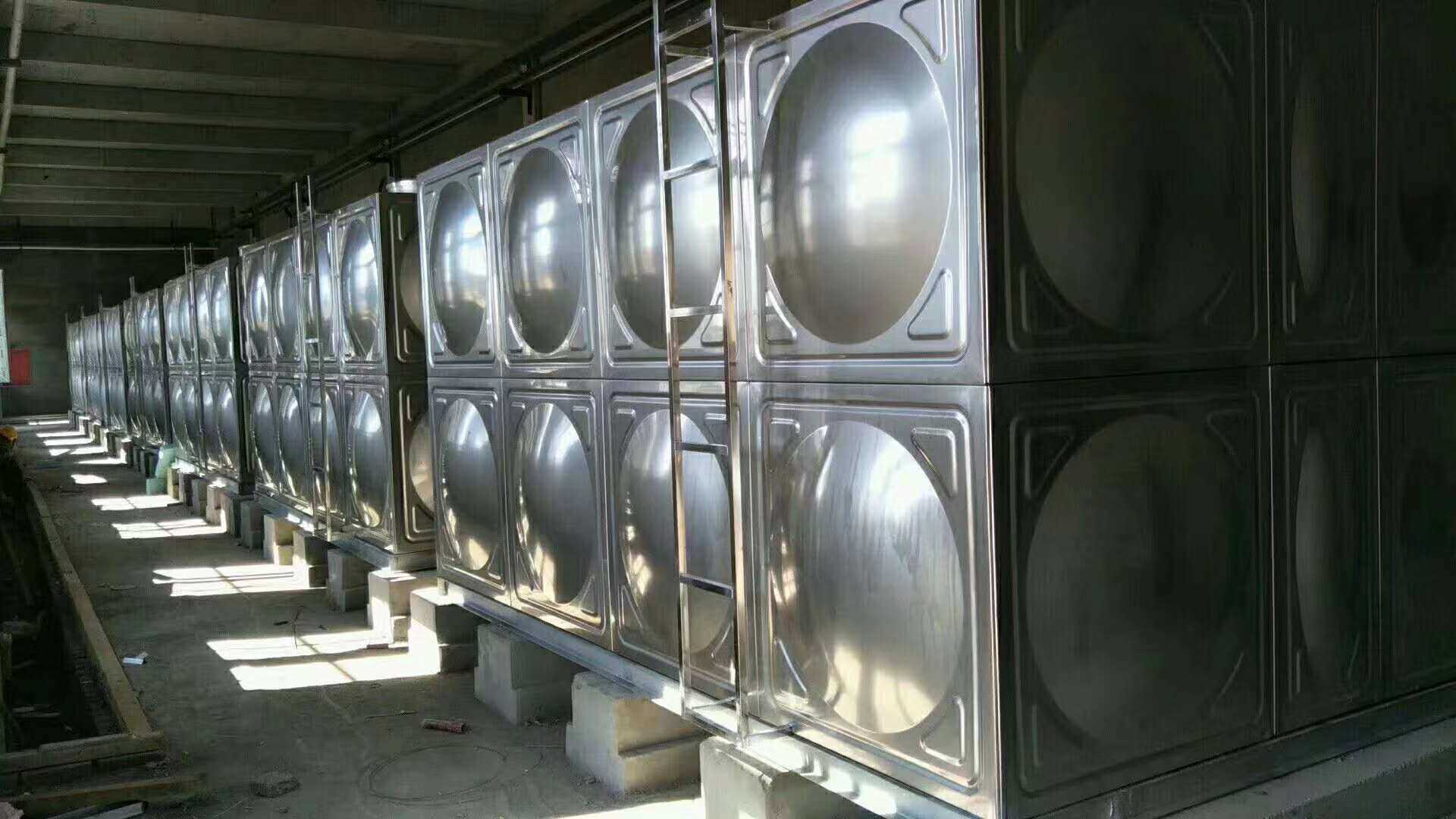 不锈钢水箱3.jpg 不锈钢水箱3.jpg