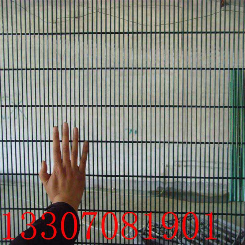 358护栏网7.jpg 358护栏网7.jpg