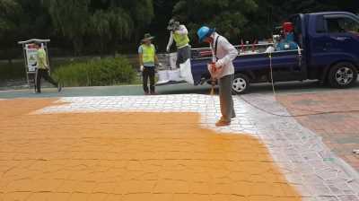 二七区黑色路面改色及路面护理剂