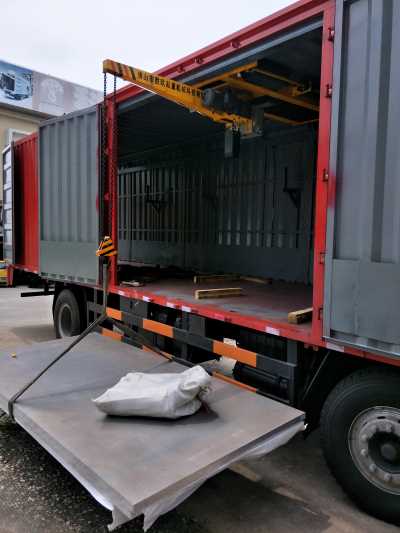 佛山悬臂吊机货车_胜欧起重机械价廉物美