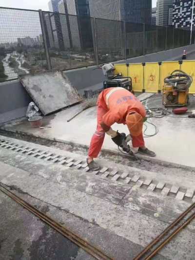 云南自密实重力砂浆