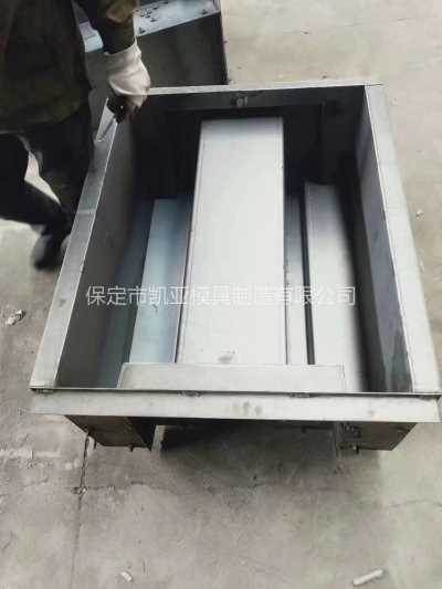 供应水泥u型槽模具价格 混凝土u型槽模具厂家批发