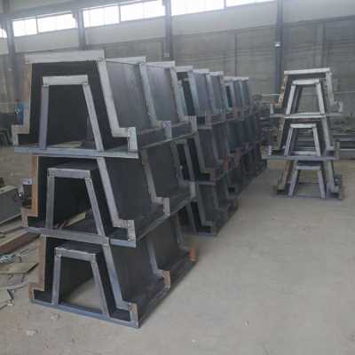 边坡U型槽模具厂家直销，公路混凝土U型槽模具批发订做