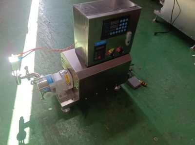 每小时300L涂料灌装机