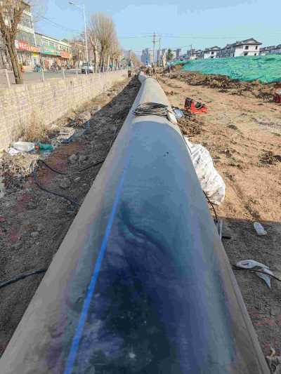 城市自来水管网施工HDPE800口径管道对接热熔施工