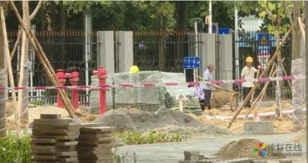 488.jpg 家长质疑南油小学甲醛超标,上不上学陷两难! 中国涂料在线,coatingol.com