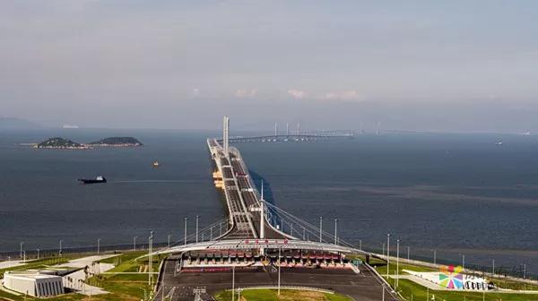 01.jpg 港珠澳大桥闪耀的背后 阿克苏诺贝尔做了贡献 中国涂料在线,coatingol.com