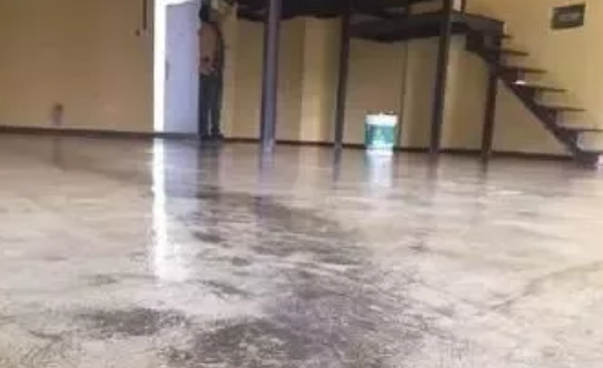 地坪漆施工该注意些什么？ 涂料在线,coatingol.com