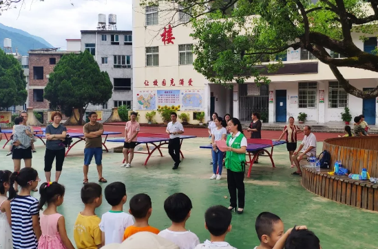 七彩假期·情暖童心——三棵树志愿者团队向南平山区留守儿童送温暖 涂料在线,coatingol.com