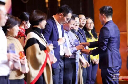 三棵树连续三年蝉联建筑涂料类房企品牌首选率第一 涂料在线,coatingol.com